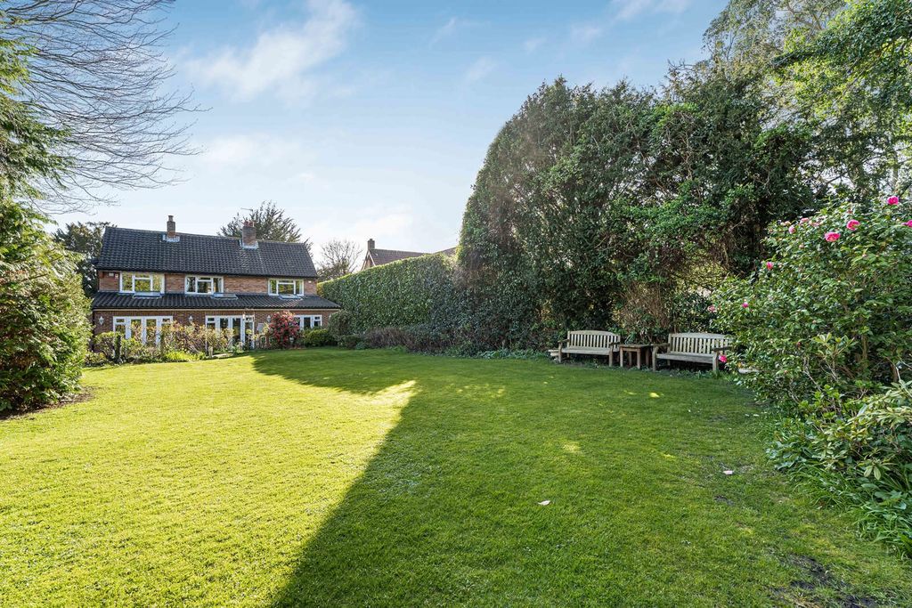 Property photo 2 of 44 Garden