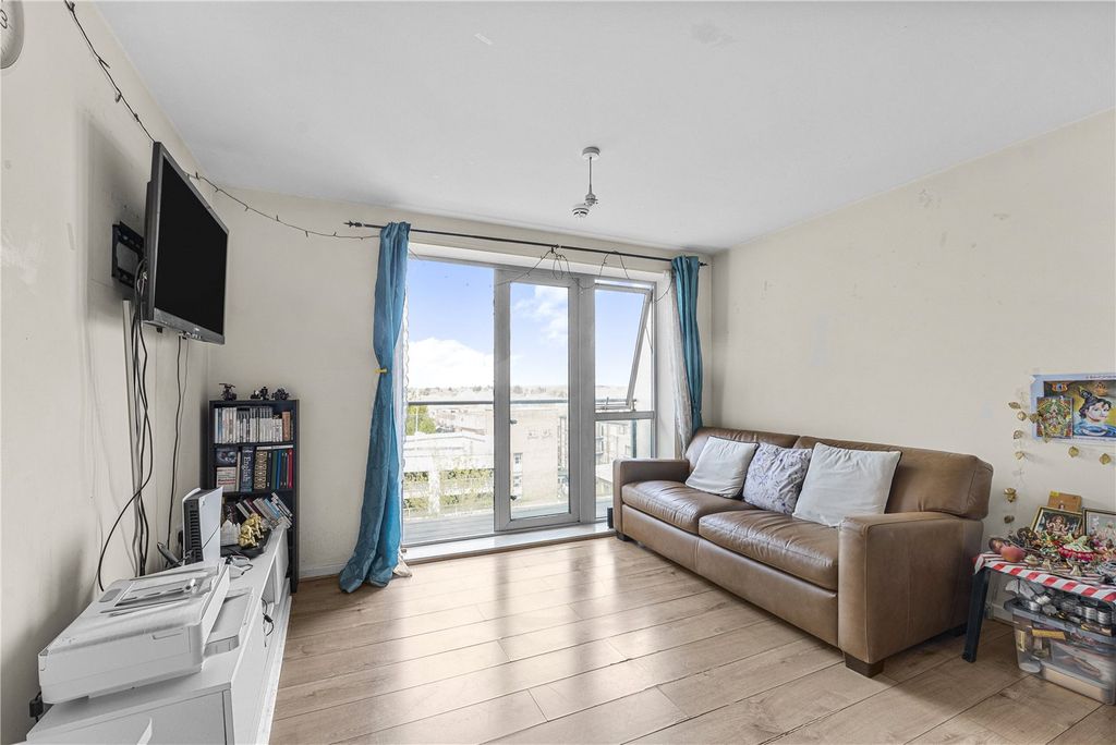 Property photo 2 of 18 Picture No. 04