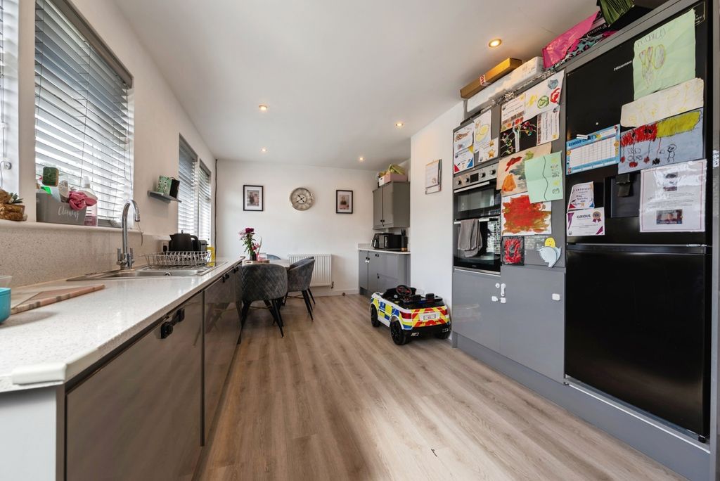 Property photo 3 of 14 Pbox-Img.Jpg