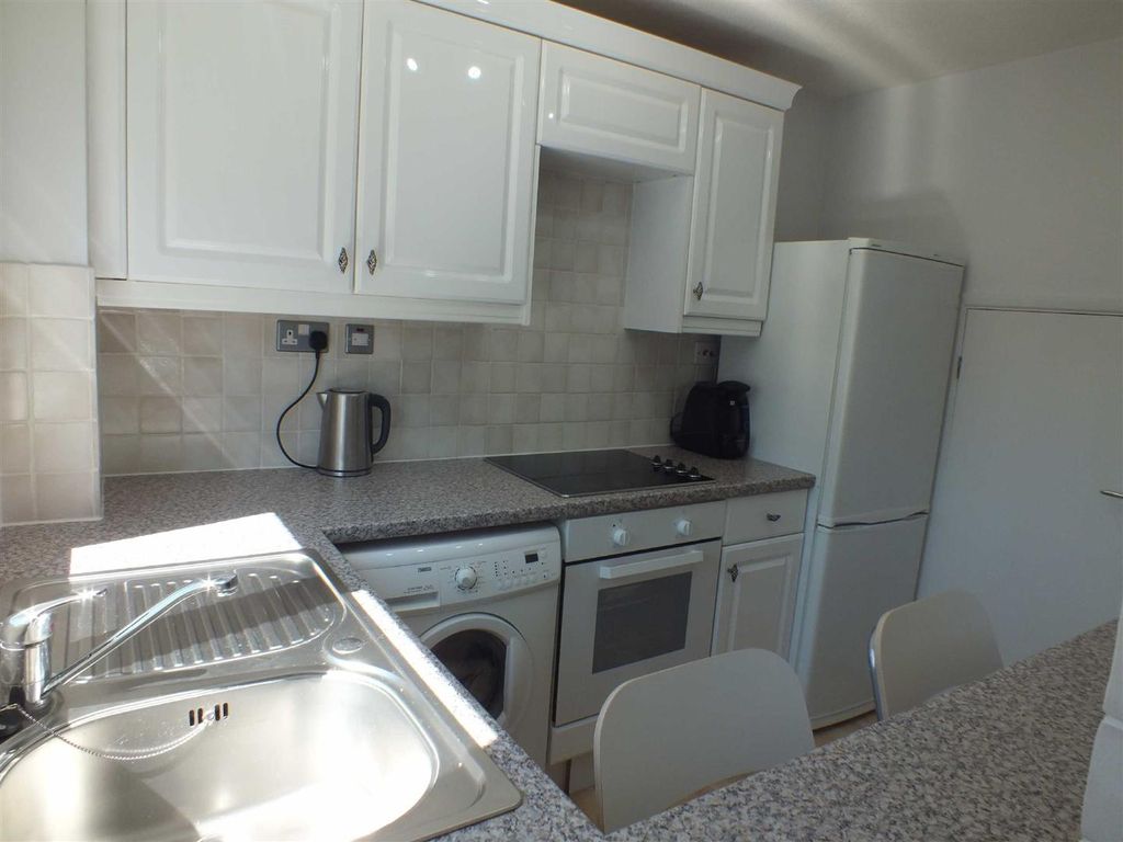 Property photo 3 of 13