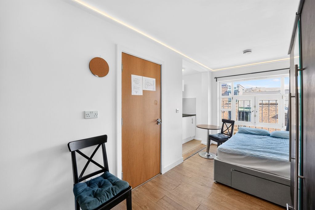 Property photo 1 of 8 Pbox-Img.Jpg