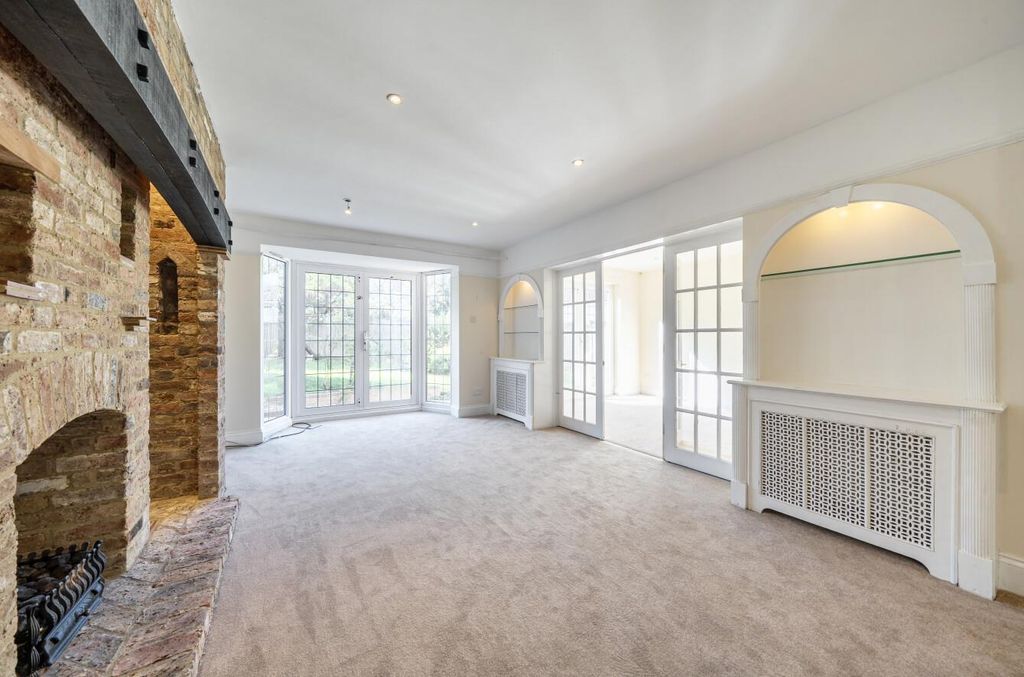 Property photo 3 of 9 Davidson Frost-Wellings, Dfw, Mountington Park Clo