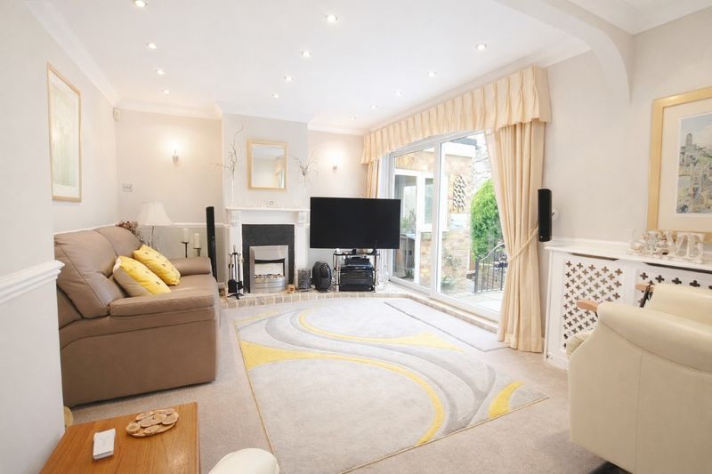 Property photo 3 of 30 Photo 27