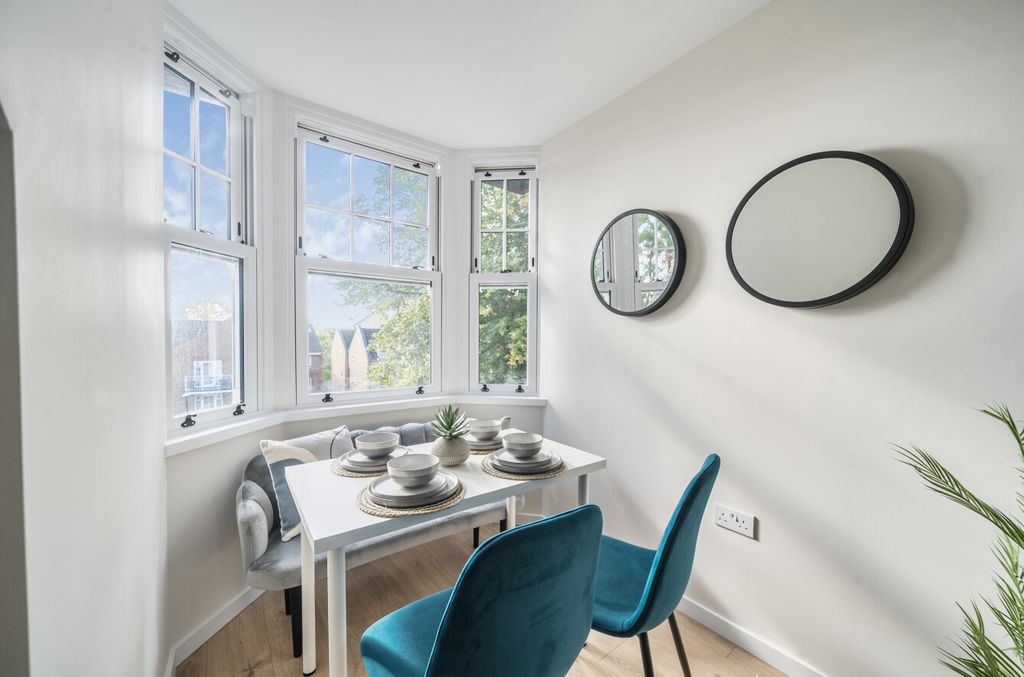 Property photo 3 of 8 1355499-24-68c400...