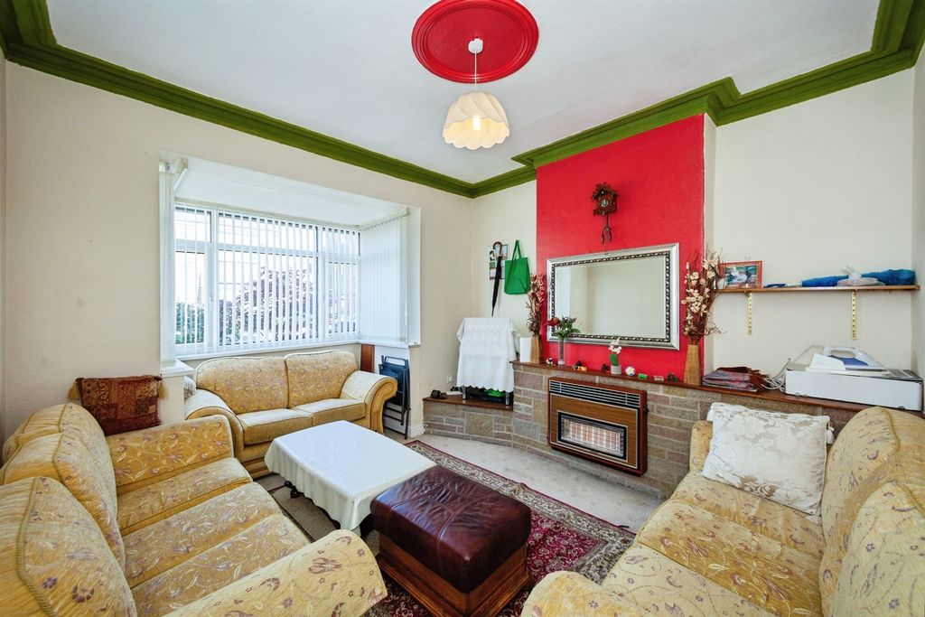Property photo 2 of 16