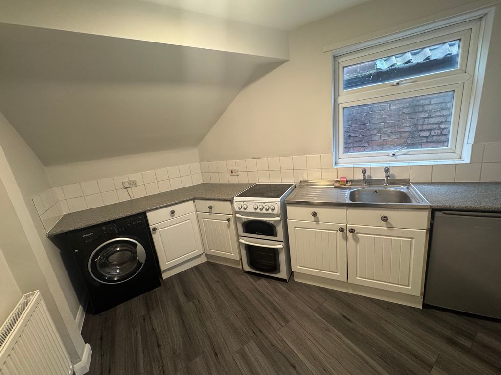 Property photo 2 of 5 Kitchen