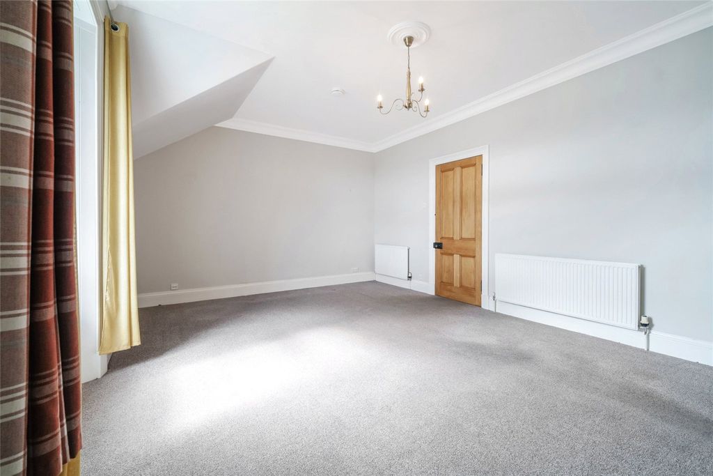 Property photo 3 of 18 Picture No. 06