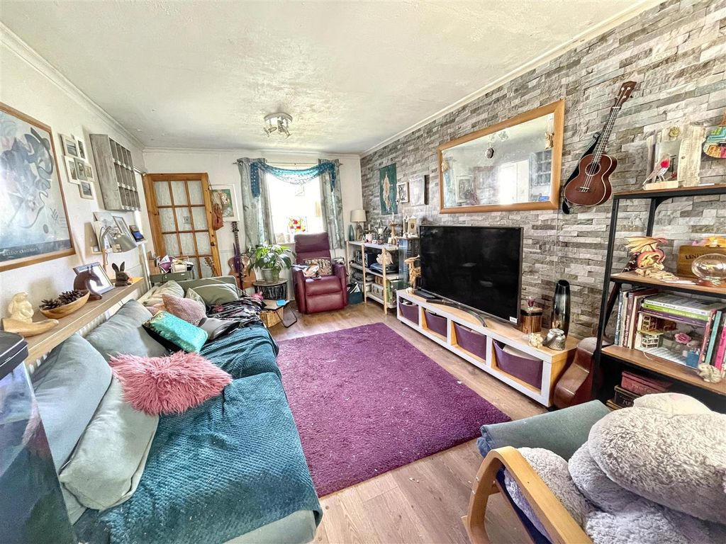 Property photo 2 of 7 20260702152505_20260702-Interior-12-K85Asxjh3Letof