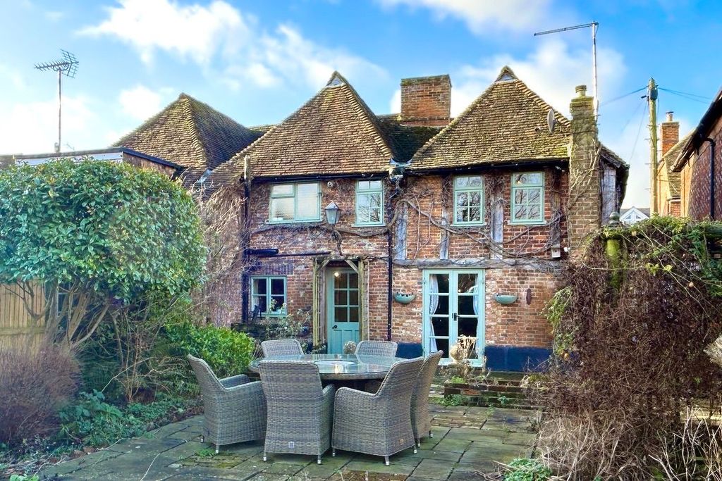 Property photo 2 of 18