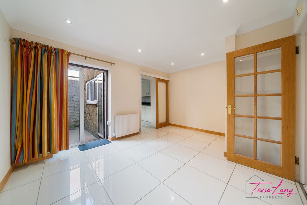 Property photo 1 of 16 Dining Room