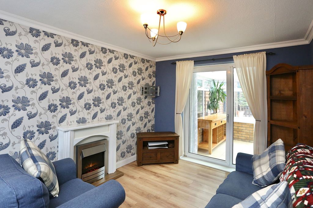 Property photo 2 of 25