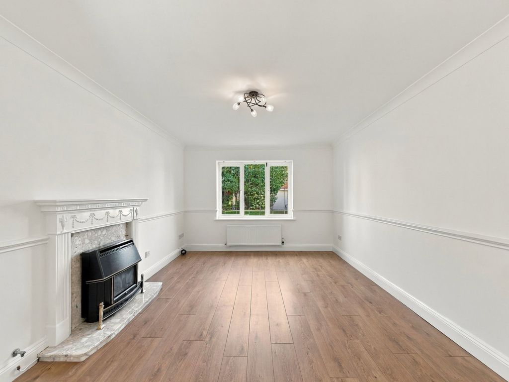Property photo 3 of 26