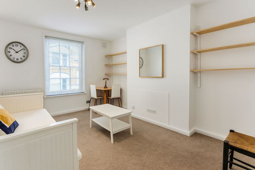 Property photo 2 of 8