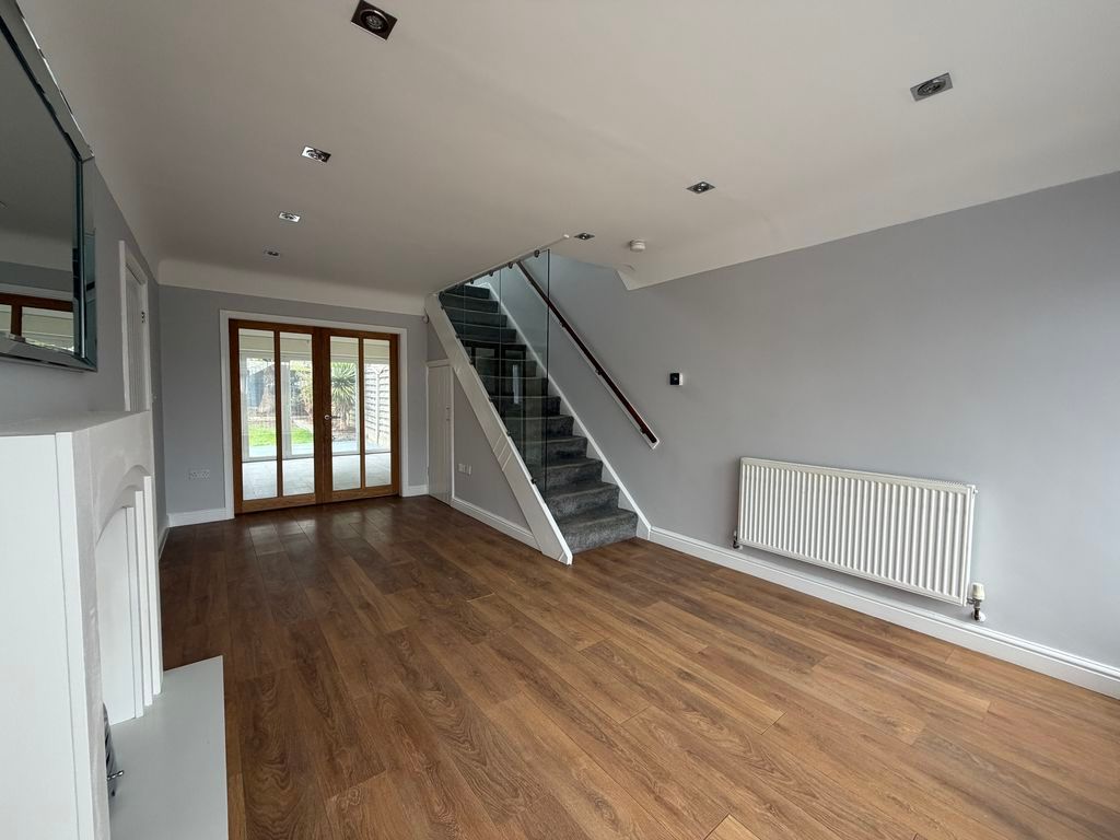 Property photo 3 of 17 Photo 35