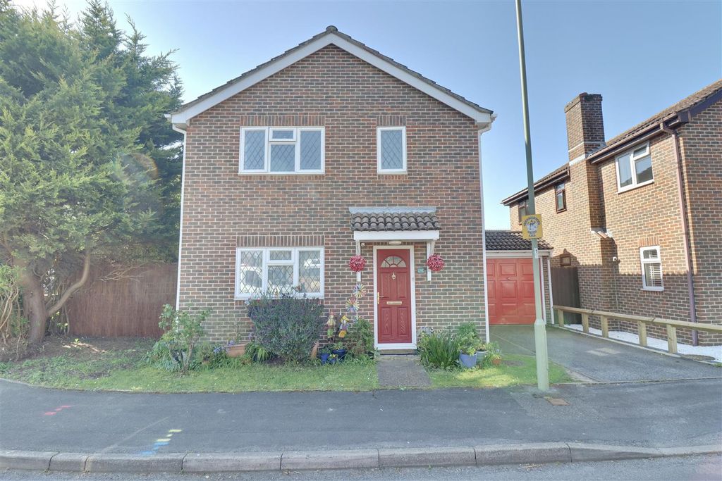 Property photo 1 of 17 1D9909Ef-5779-4F22-B9D3-2C7549137539_1_201_A.Jpeg