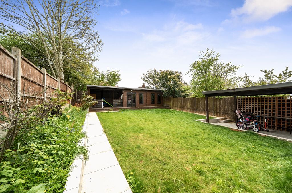 Property photo 2 of 21 1441279-12-69Dce4...