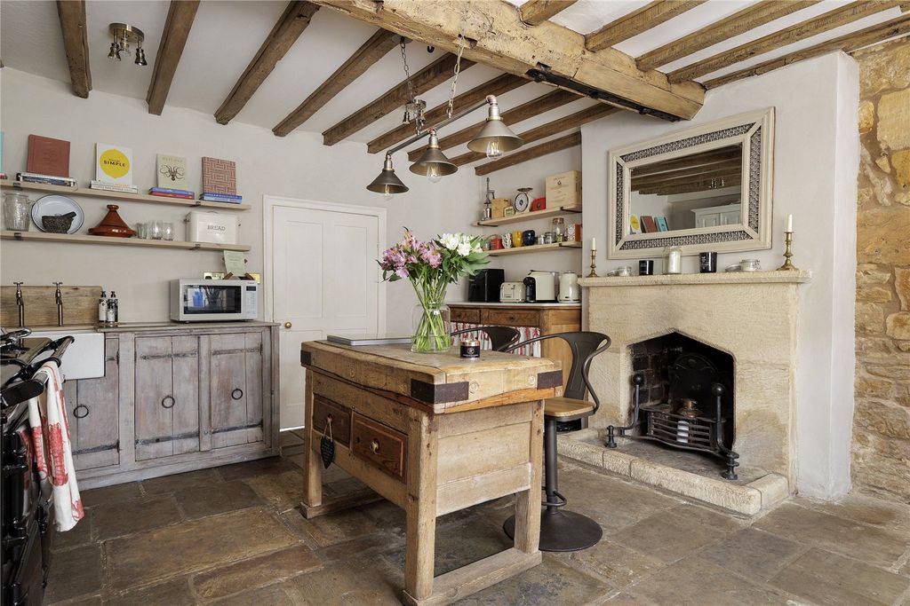 Property photo 3 of 15 Kitchen