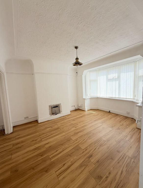 Property photo 1 of 5 Img_8815