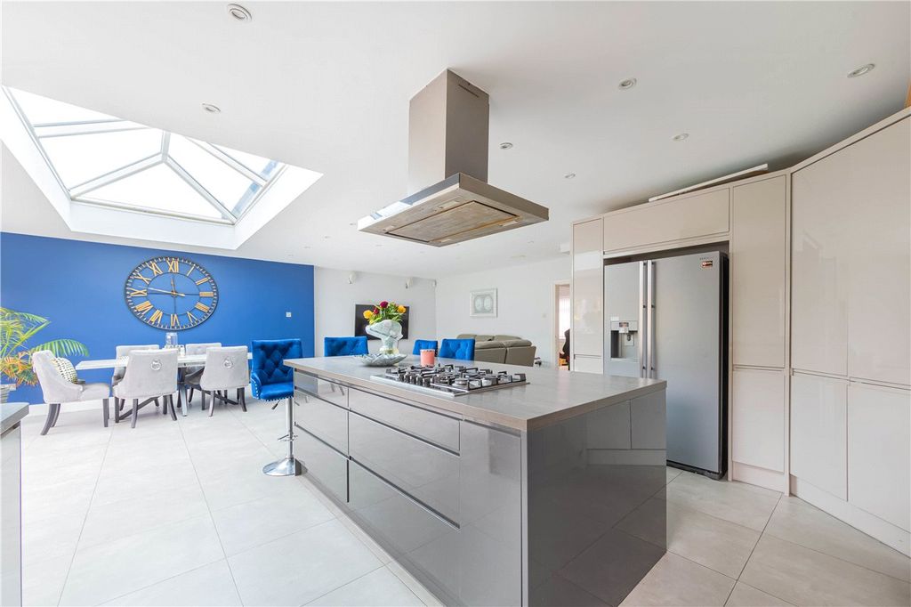 Property photo 2 of 17 Kitchen/Living/Diner