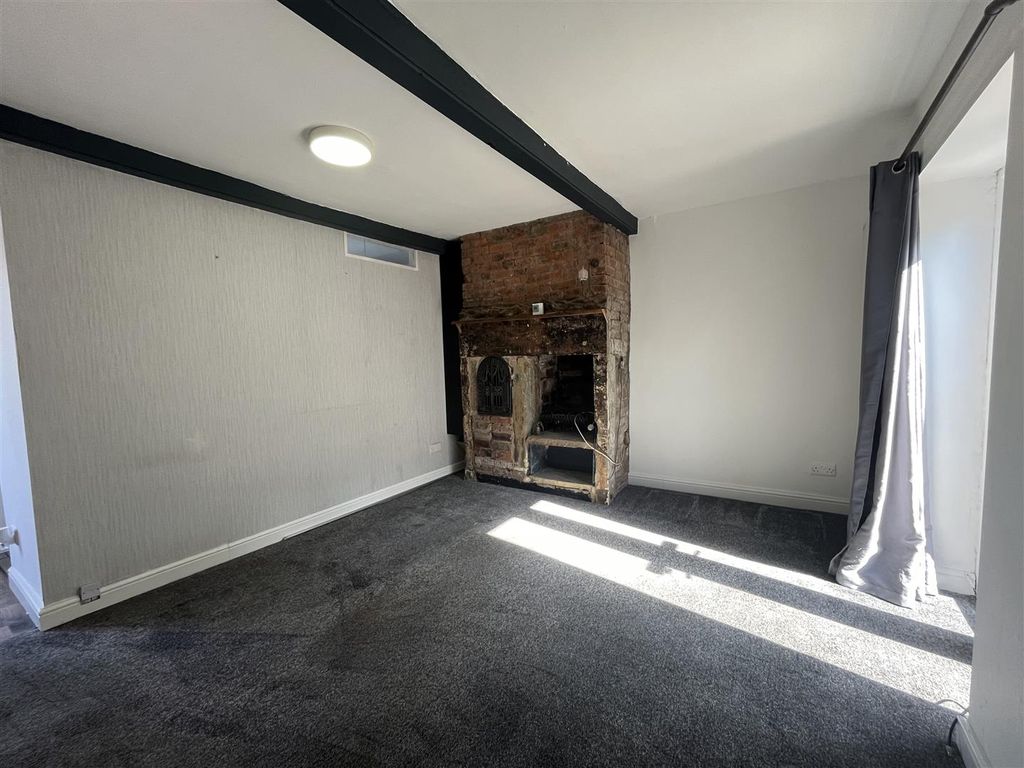 Property photo 1 of 10 Lounge