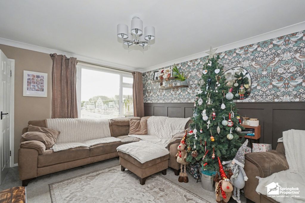 Property photo 3 of 16 Image 2