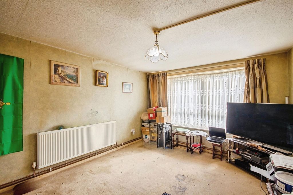 Property photo 2 of 14