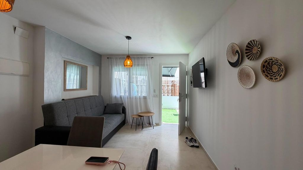 Property photo 2 of 31