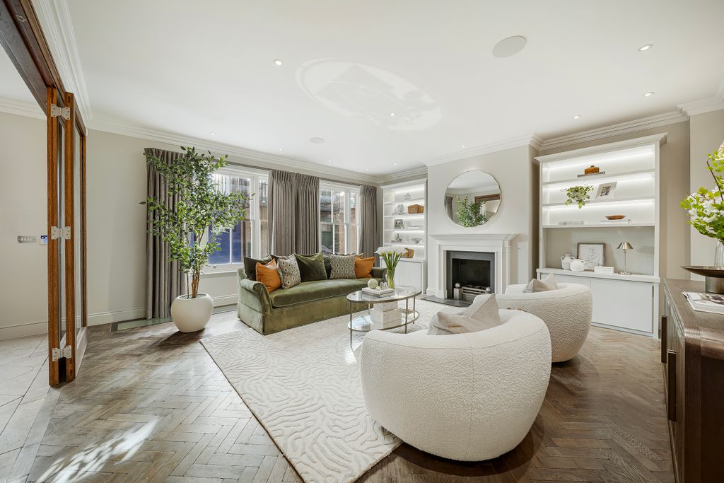 Property photo 2 of 23