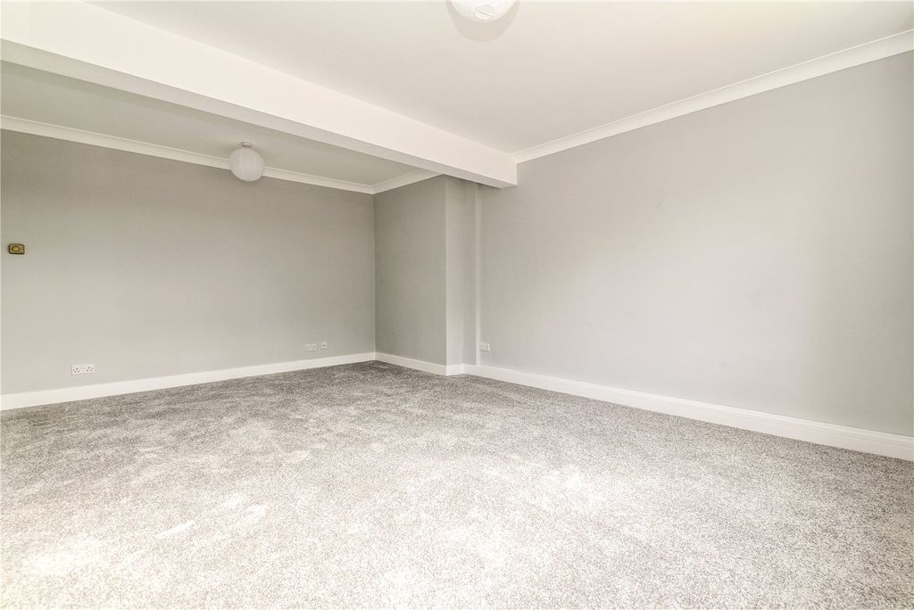 Property photo 3 of 15 Picture No. 05