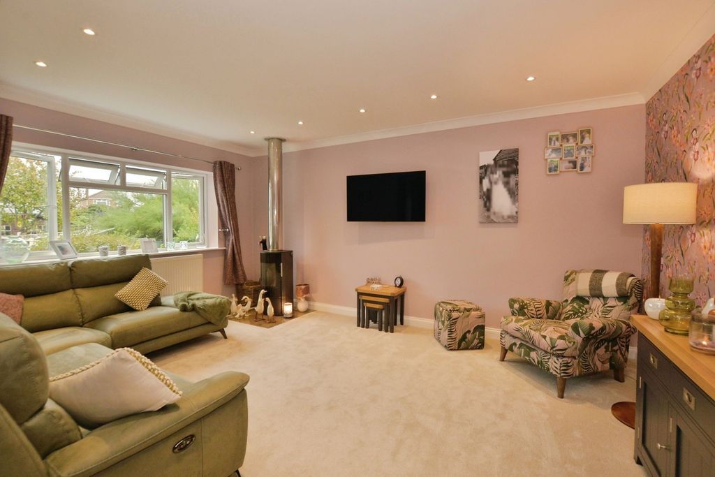 Property photo 2 of 18 Pbox-Img.Jpg