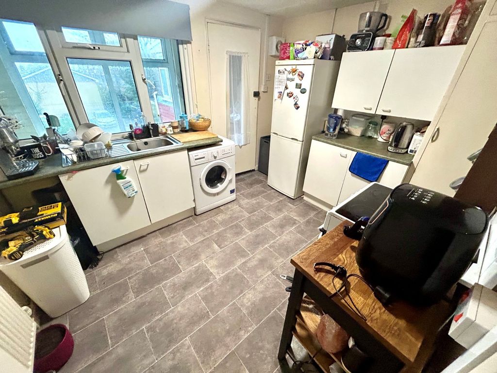 Property photo 2 of 8 Picture No. 04
