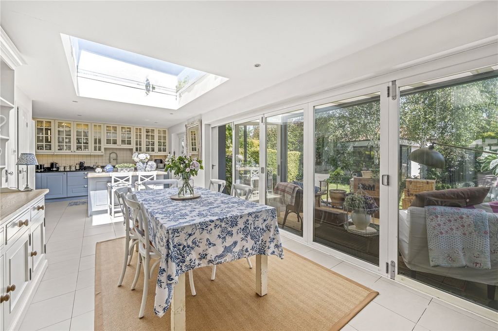 Property photo 3 of 18 Dining