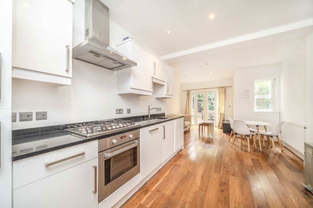 Property photo 2 of 5