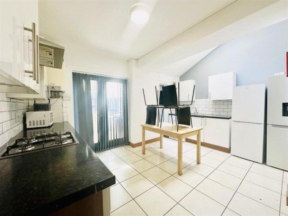 Property photo 2 of 16 9705434.Jpg