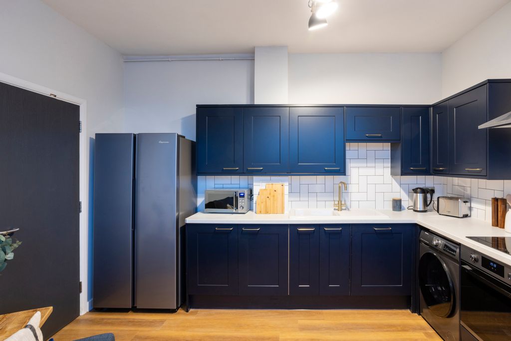 Property photo 1 of 7 Photo 0