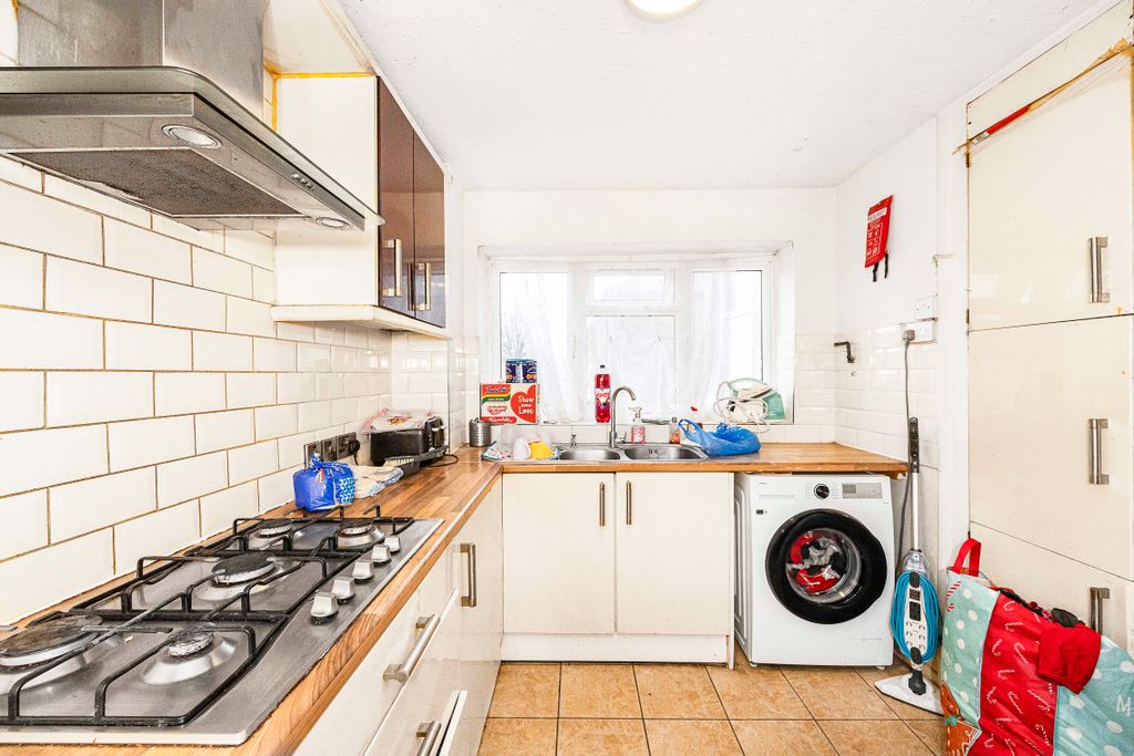 Property photo 3 of 9