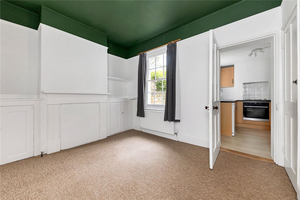 Property photo 2 of 9 Picture No. 10