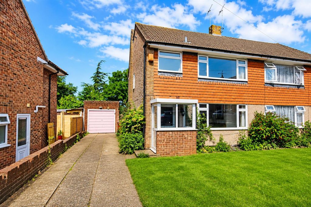 Property photo 1 of 15 Front