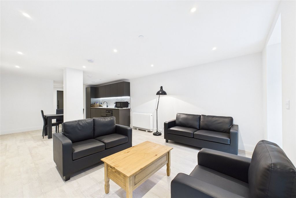 Property photo 2 of 14 Picture No. 06