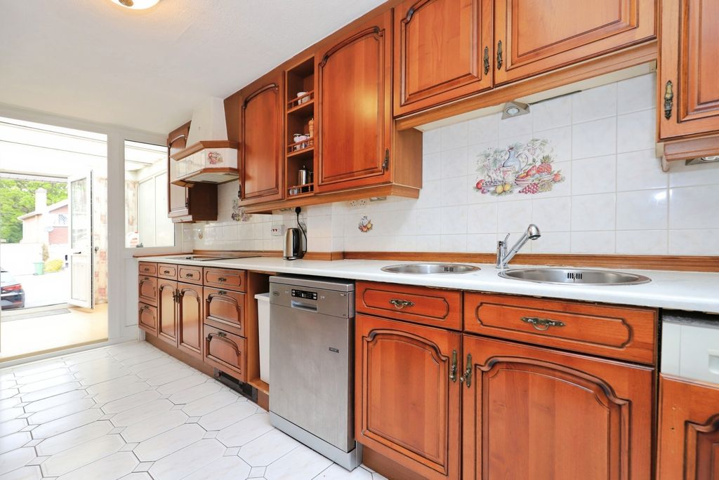Property photo 3 of 20 Pbox-Img.Jpg