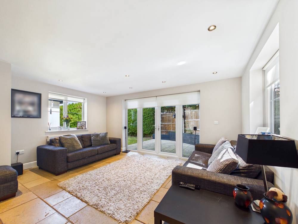 Property photo 3 of 47 Giraffe360-Still020