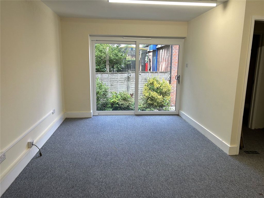Property photo 2 of 2 Picture No. 04