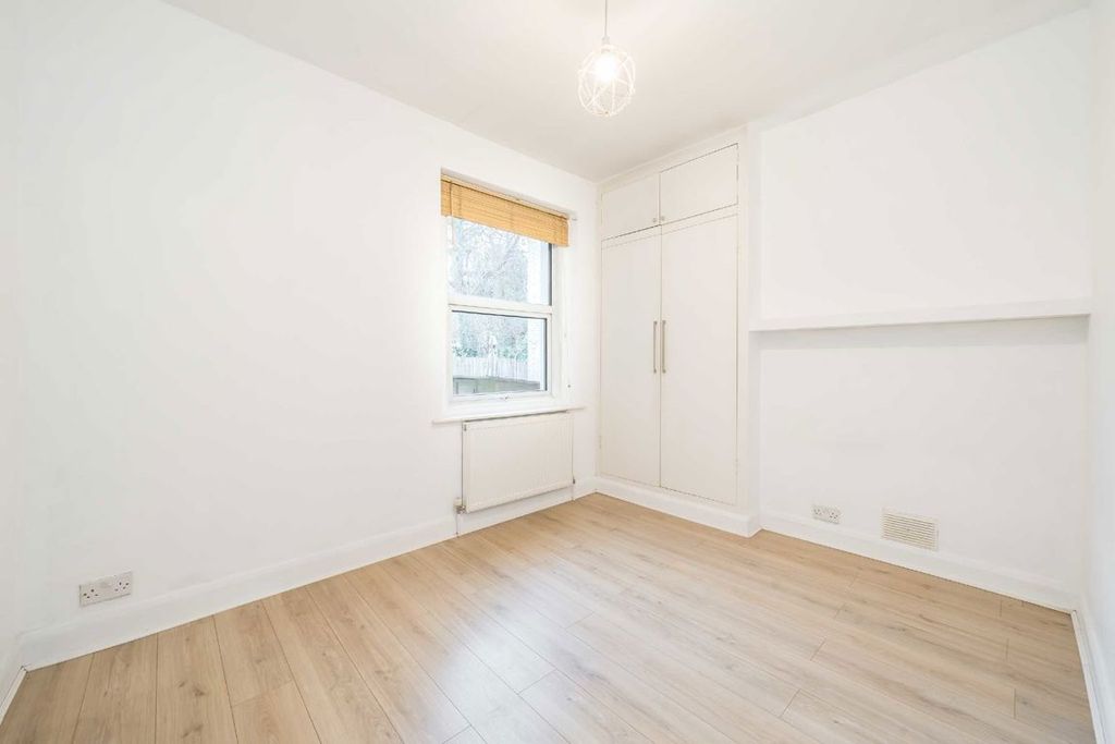 Property photo 2 of 3