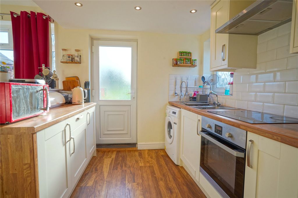 Property photo 2 of 10 Picture No. 05