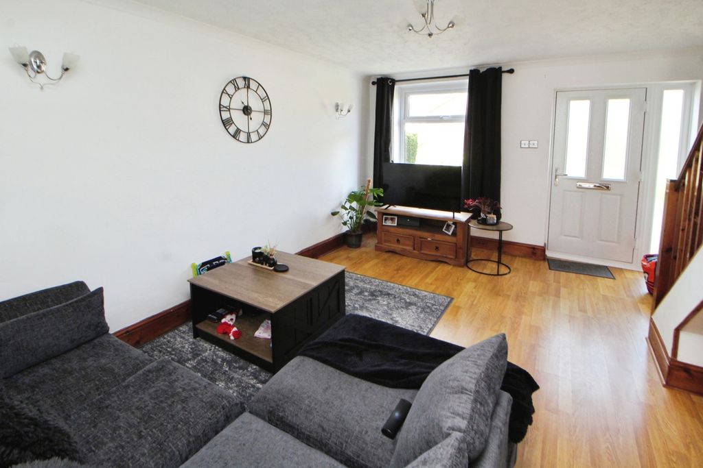 Property photo 2 of 8 Pbox-Img.Jpg