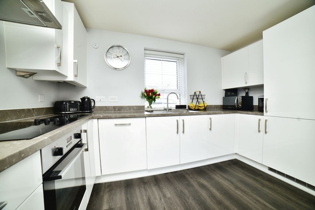 Property photo 2 of 23 Kitchen