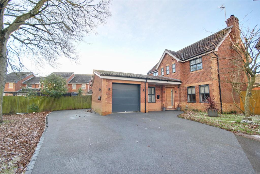 Property photo 1 of 18 Img_0184-Img_0186_Lzn.Jpg