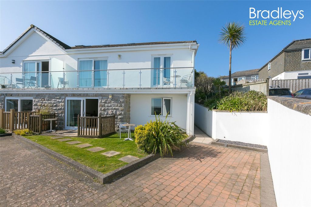 Property photo 2 of 10 2 - Picture No. 24