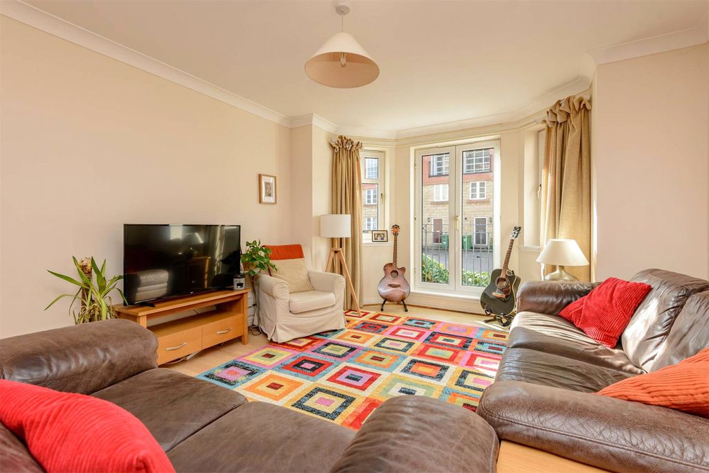 Property photo 2 of 20 Picture No. 16