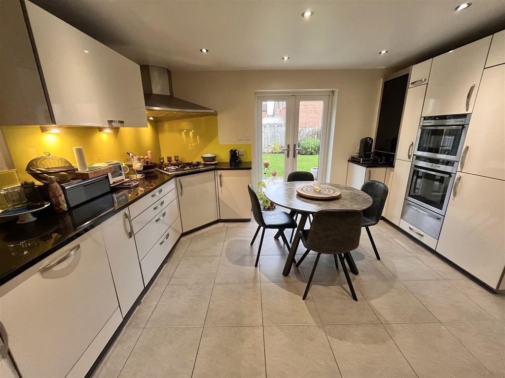 Property photo 3 of 19